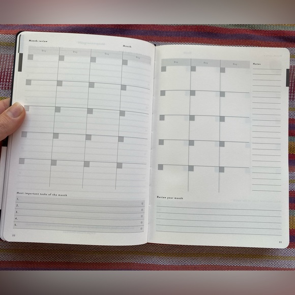 Daily Goal Setter Planner (with pen included) - Picture 4 of 5